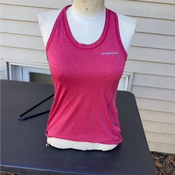 Brooks Tops - ~Women’s tank top, Brooks size extra small
